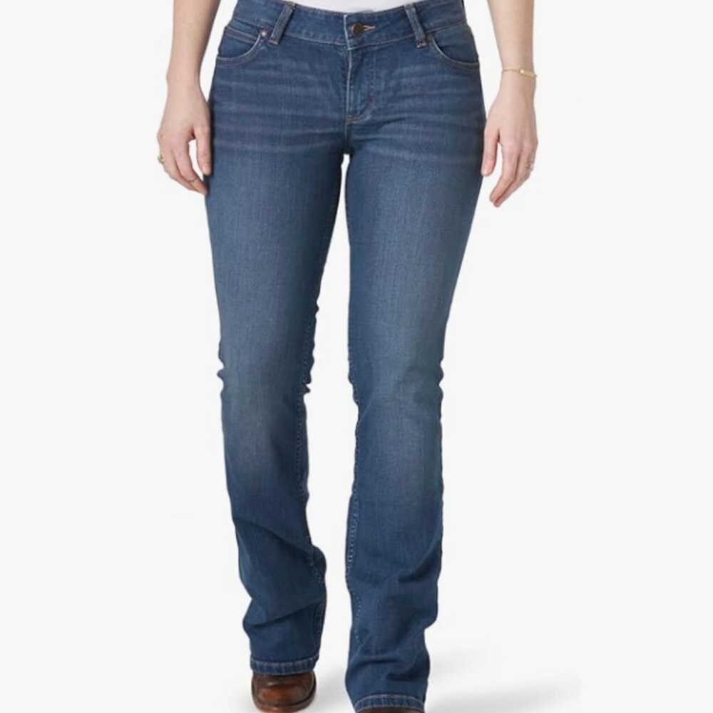 Wrangler Women's Retro Mae Mid Rise Stretch Boot Cut Jean (Wrangler 15 or 34x34)
